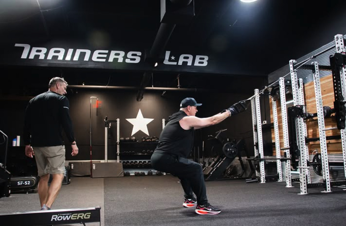 A TrainersLab coach working one on one with a client in Mount Juliet, TN